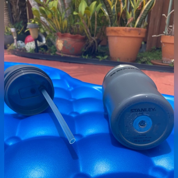 Stanley Flip Straw Tumbler - Picture 7 of 10